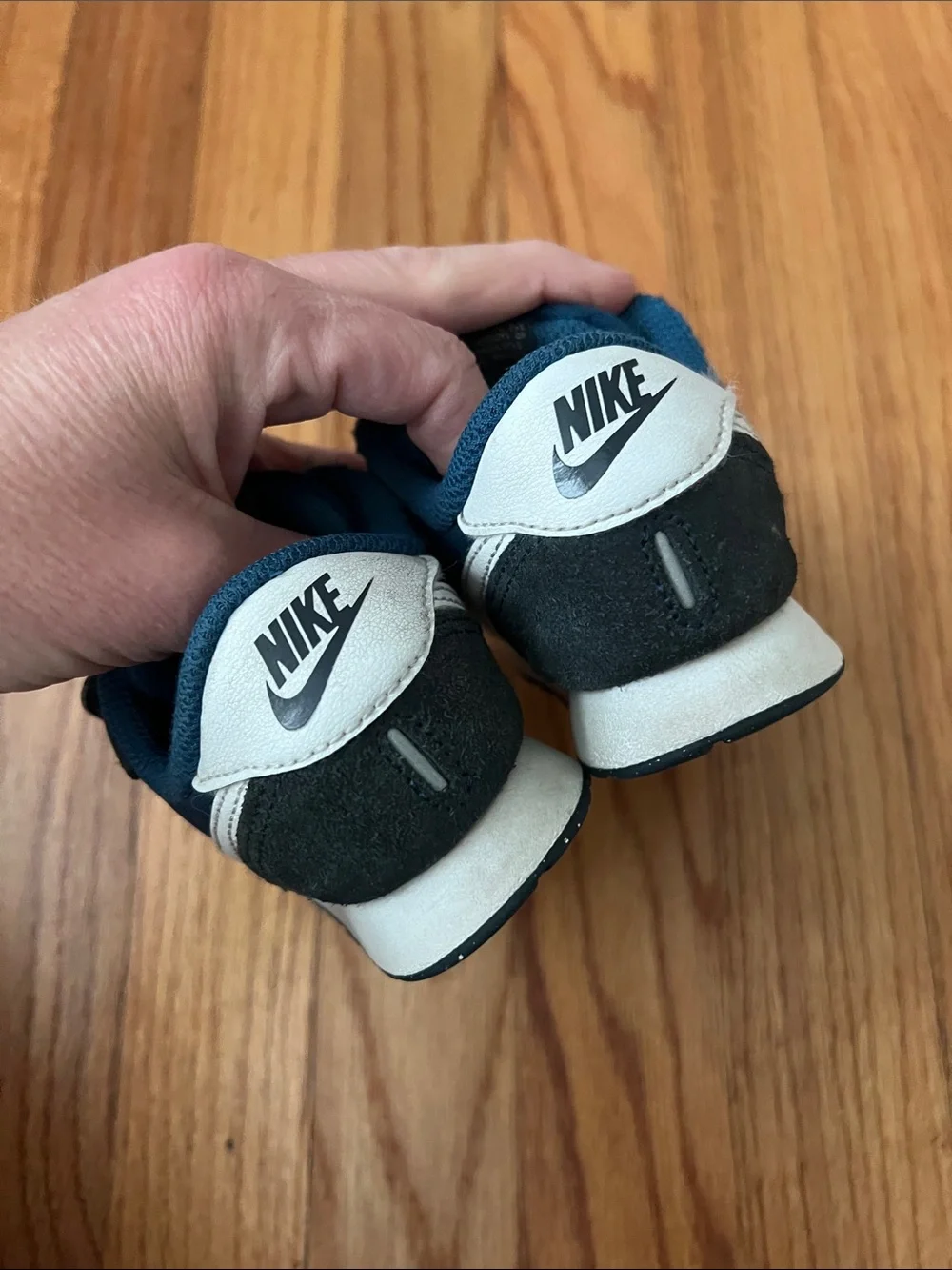 NIKE MD Valiant 8C Toddler Marina Navy Blue Suede Sneakers Shoes CN8560-405